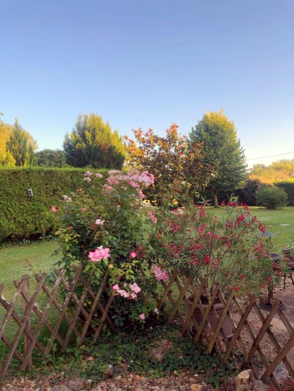Chambre D'Hotes La Cavaille Veyrines-de-Vergt 外观 照片